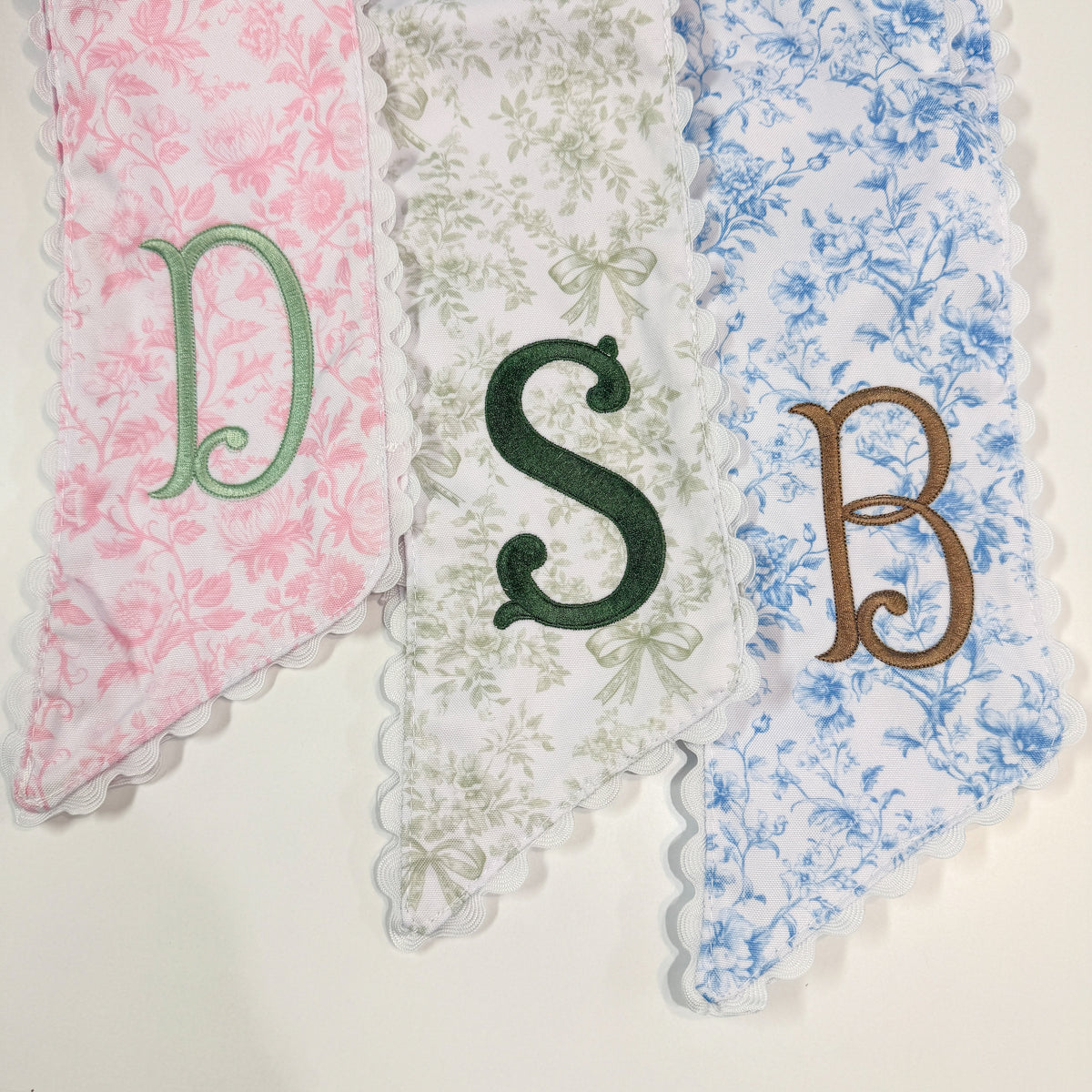 Toile Wreath Sash